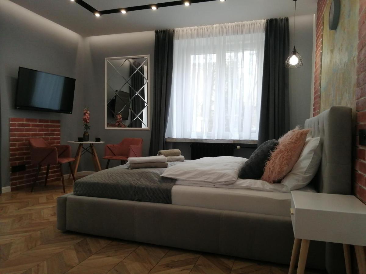 צ'סטוצ'ובה Apartament Lucy - Scisle Centrum Czestochowy מראה חיצוני תמונה