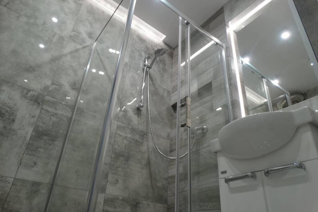 צ'סטוצ'ובה Apartament Lucy - Scisle Centrum Czestochowy מראה חיצוני תמונה